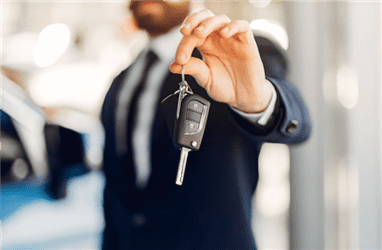 Was ist beim Mieten eines Autos in Gaziemir zu beachten?